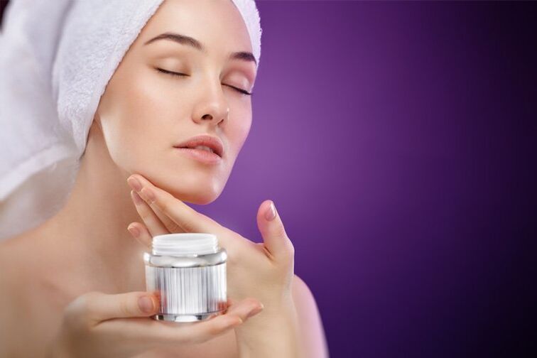 application of skin rejuvenation cream